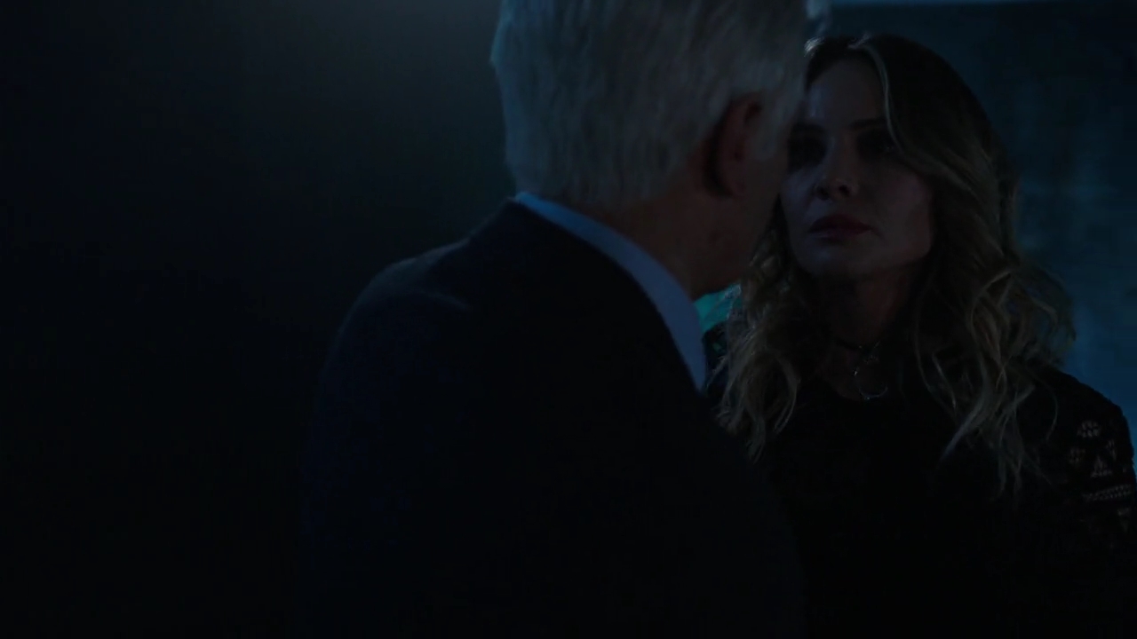 Charmed-Online-dot-nl_Charmed-1x17Surrender02340.jpg