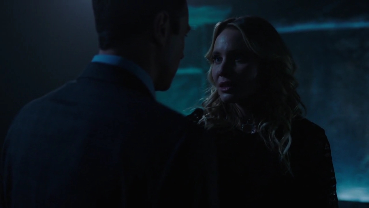 Charmed-Online-dot-nl_Charmed-1x17Surrender02372.jpg