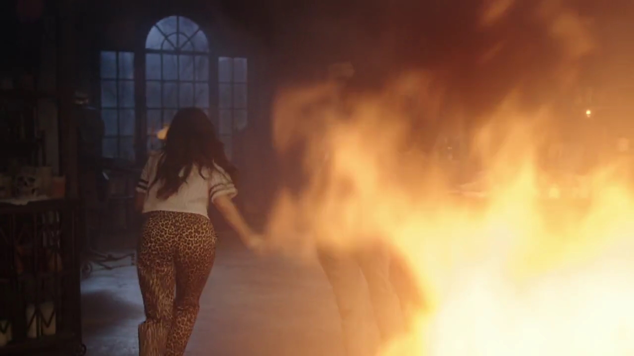 Charmed-Online-dot-nl_Charmed-1x18TheReplacement00123.jpg