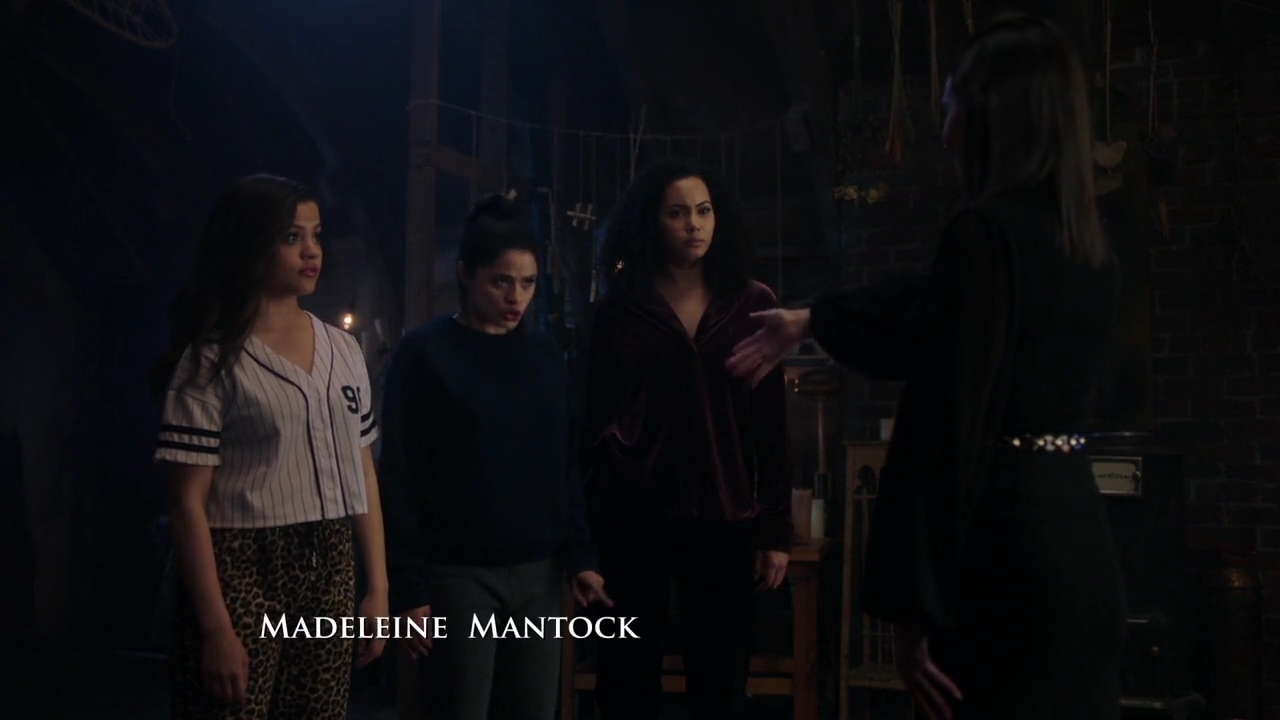 Charmed-Online-dot-nl_Charmed-1x18TheReplacement00136.jpg