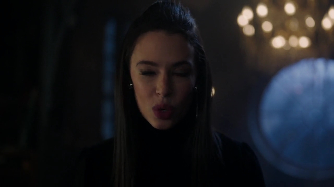 Charmed-Online-dot-nl_Charmed-1x18TheReplacement00230.jpg