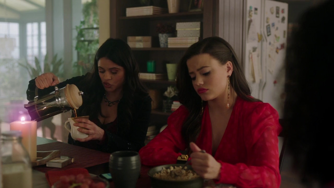 Charmed-Online-dot-nl_Charmed-1x18TheReplacement00303.jpg