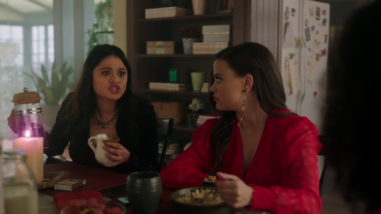Charmed-Online-dot-nl_Charmed-1x18TheReplacement00305.jpg