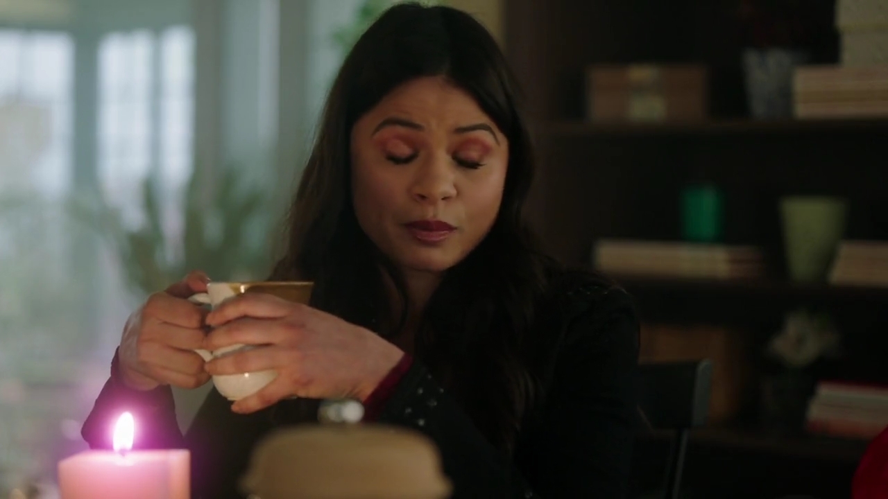 Charmed-Online-dot-nl_Charmed-1x18TheReplacement00315.jpg