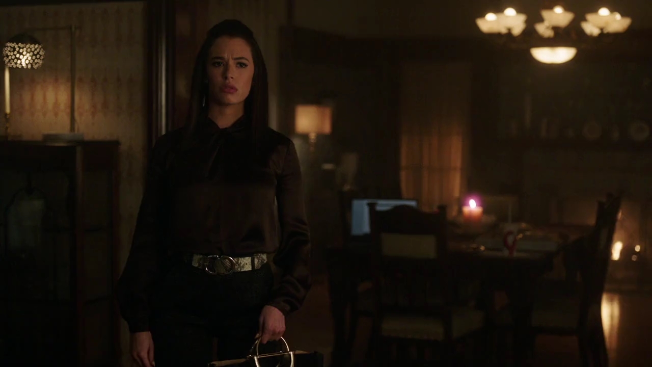 Charmed-Online-dot-nl_Charmed-1x18TheReplacement00556.jpg