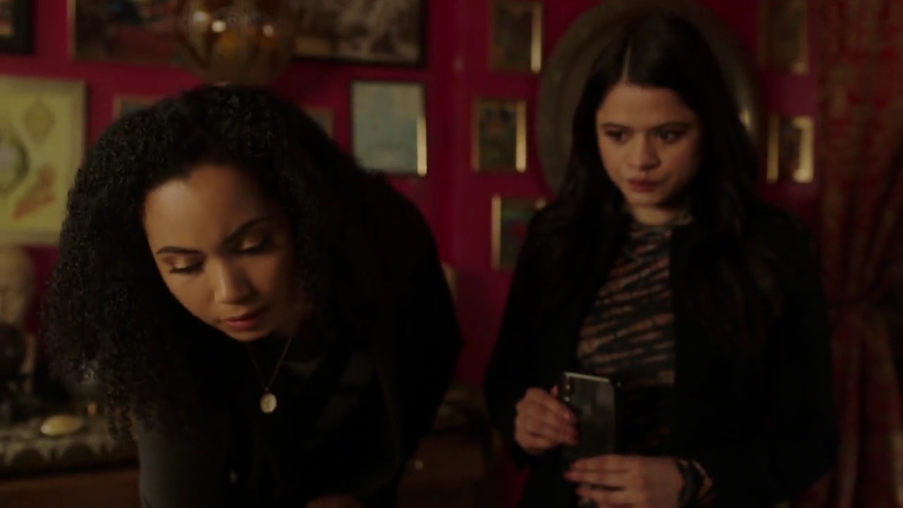 Charmed-Online-dot-nl_Charmed-1x18TheReplacement00645.jpg