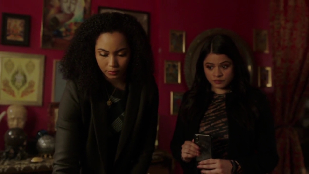 Charmed-Online-dot-nl_Charmed-1x18TheReplacement00647.jpg