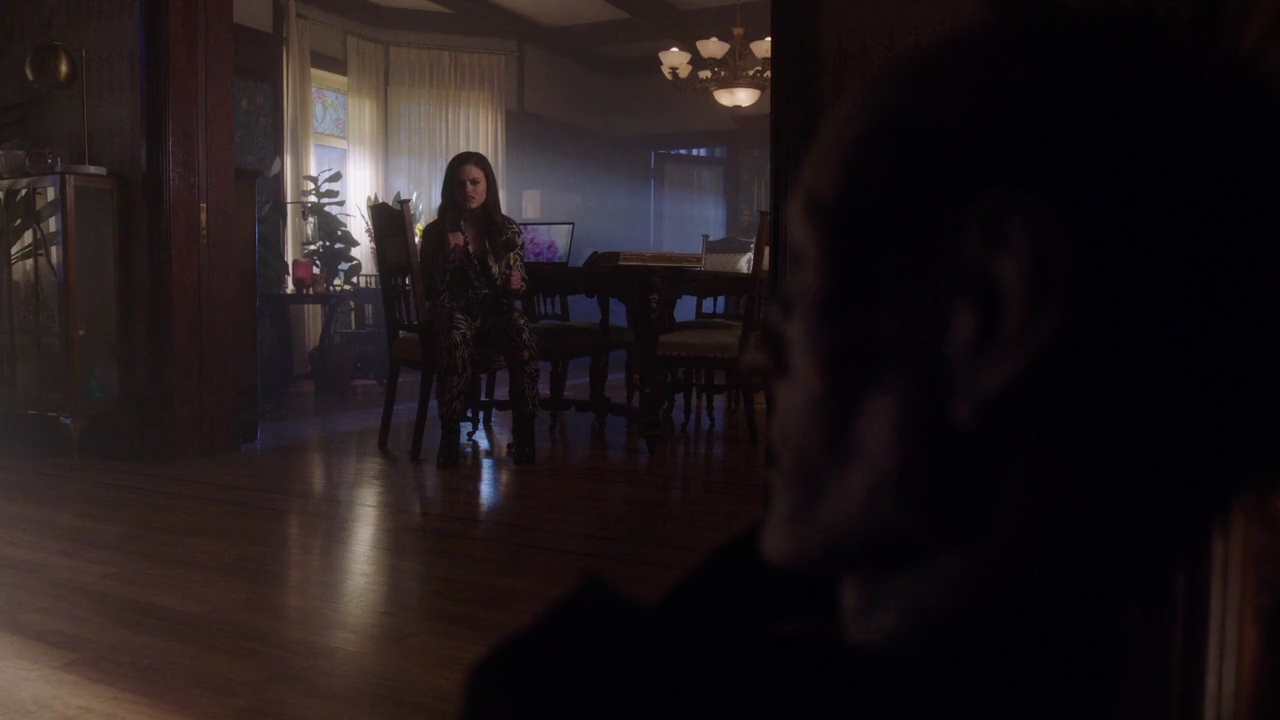 Charmed-Online-dot-nl_Charmed-1x18TheReplacement00697.jpg