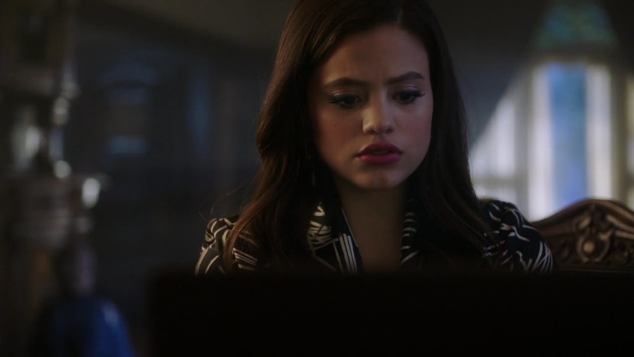 Charmed-Online-dot-nl_Charmed-1x18TheReplacement00752.jpg