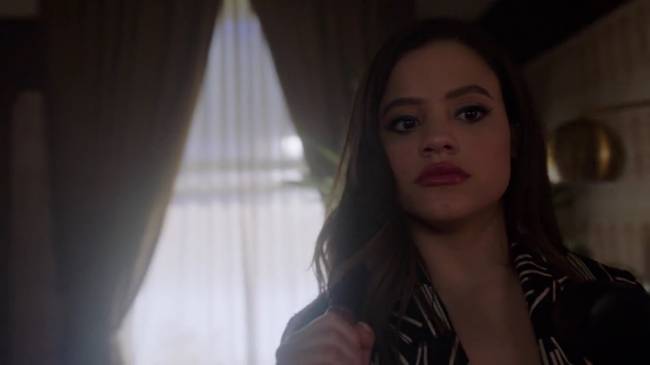 Charmed-Online-dot-nl_Charmed-1x18TheReplacement00780.jpg
