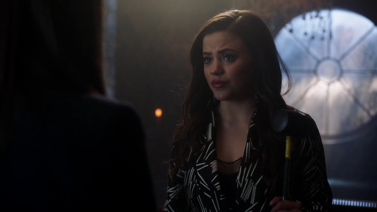 Charmed-Online-dot-nl_Charmed-1x18TheReplacement00847.jpg