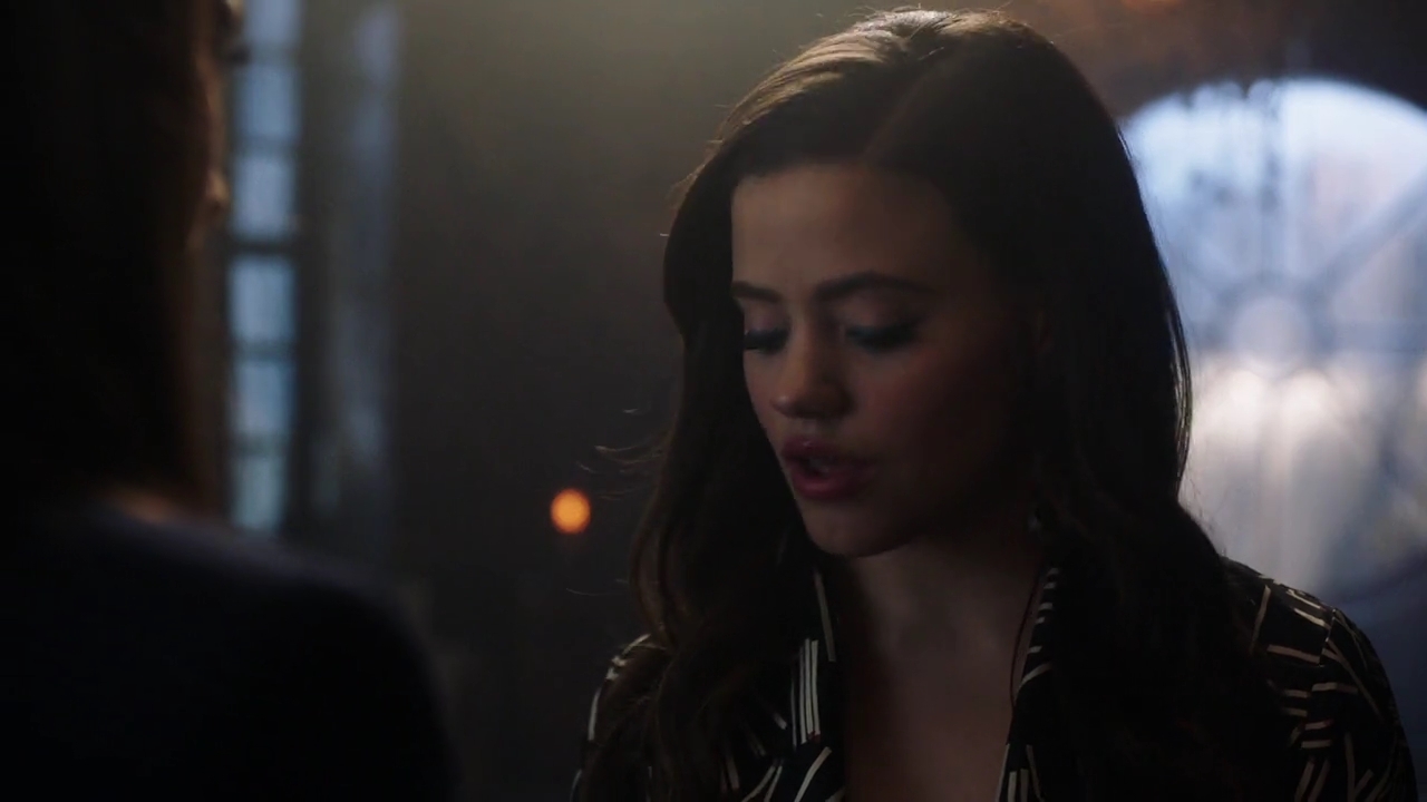Charmed-Online-dot-nl_Charmed-1x18TheReplacement00858.jpg