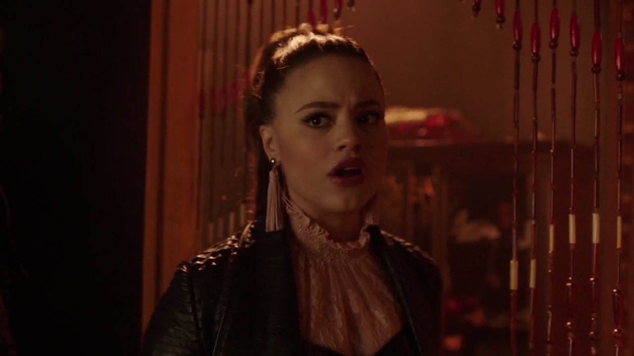 Charmed-Online-dot-nl_Charmed-1x18TheReplacement01379.jpg