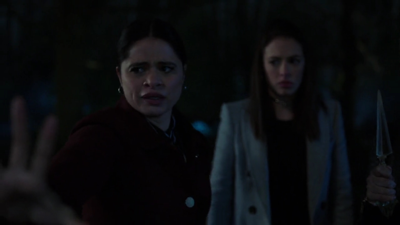 Charmed-Online-dot-nl_Charmed-1x18TheReplacement01574.jpg