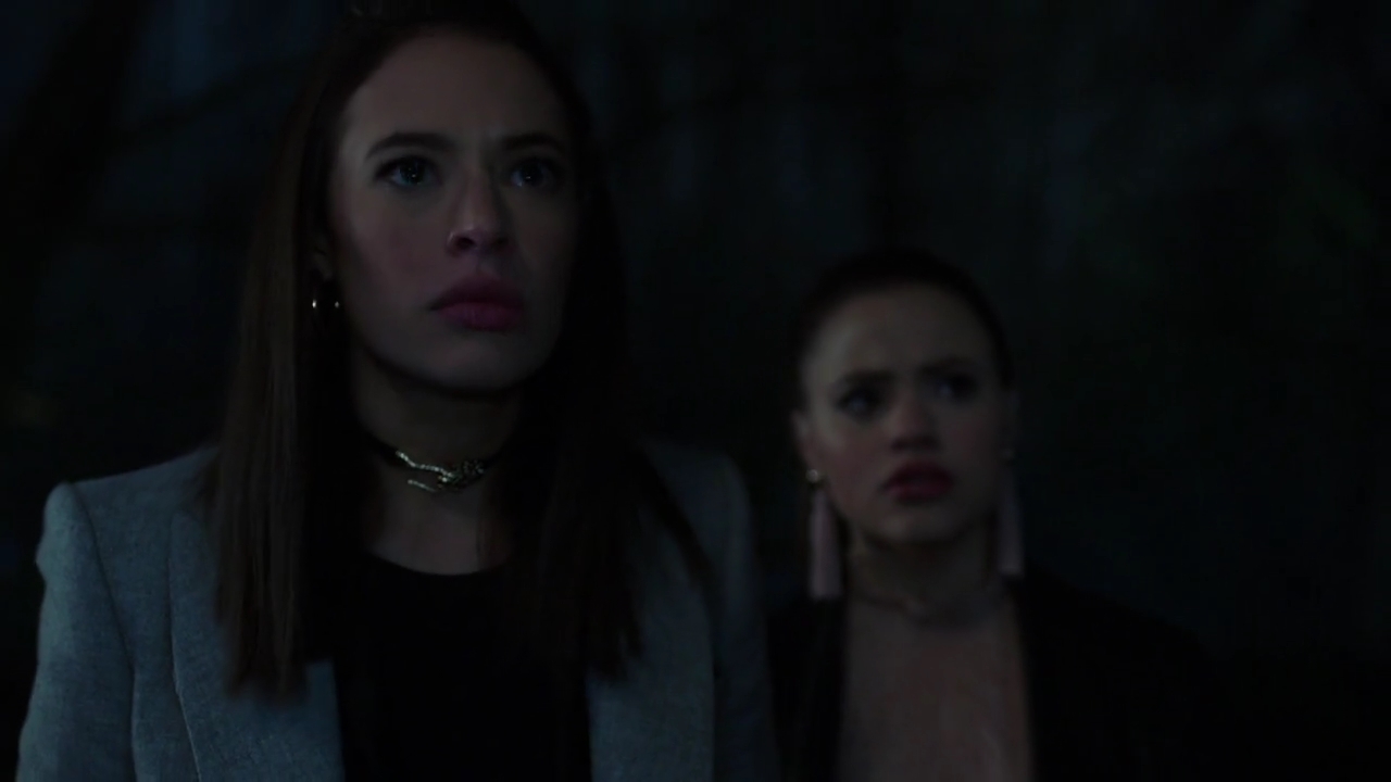 Charmed-Online-dot-nl_Charmed-1x18TheReplacement01597.jpg
