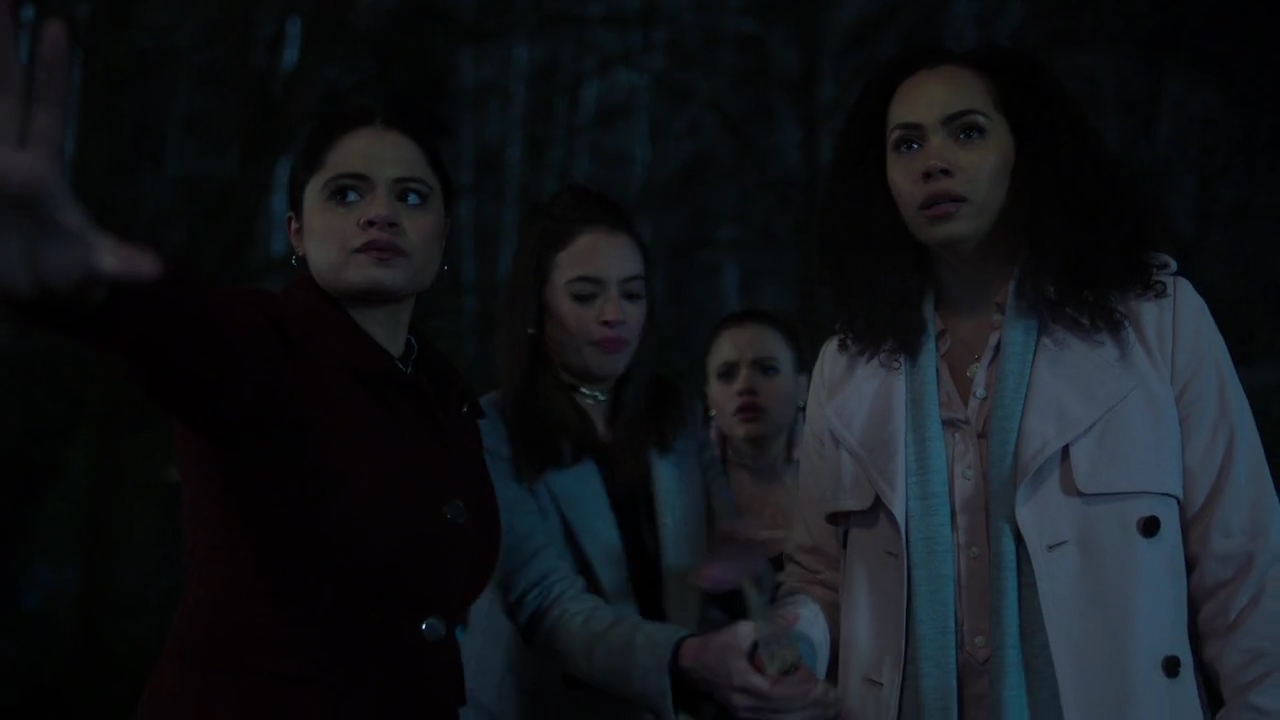 Charmed-Online-dot-nl_Charmed-1x18TheReplacement01610.jpg