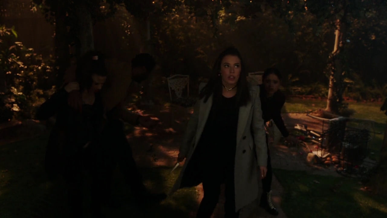 Charmed-Online-dot-nl_Charmed-1x18TheReplacement01720.jpg