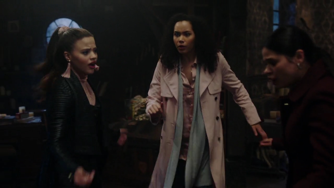 Charmed-Online-dot-nl_Charmed-1x18TheReplacement01790.jpg