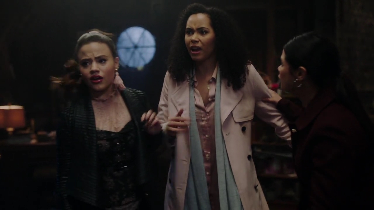 Charmed-Online-dot-nl_Charmed-1x18TheReplacement01791.jpg