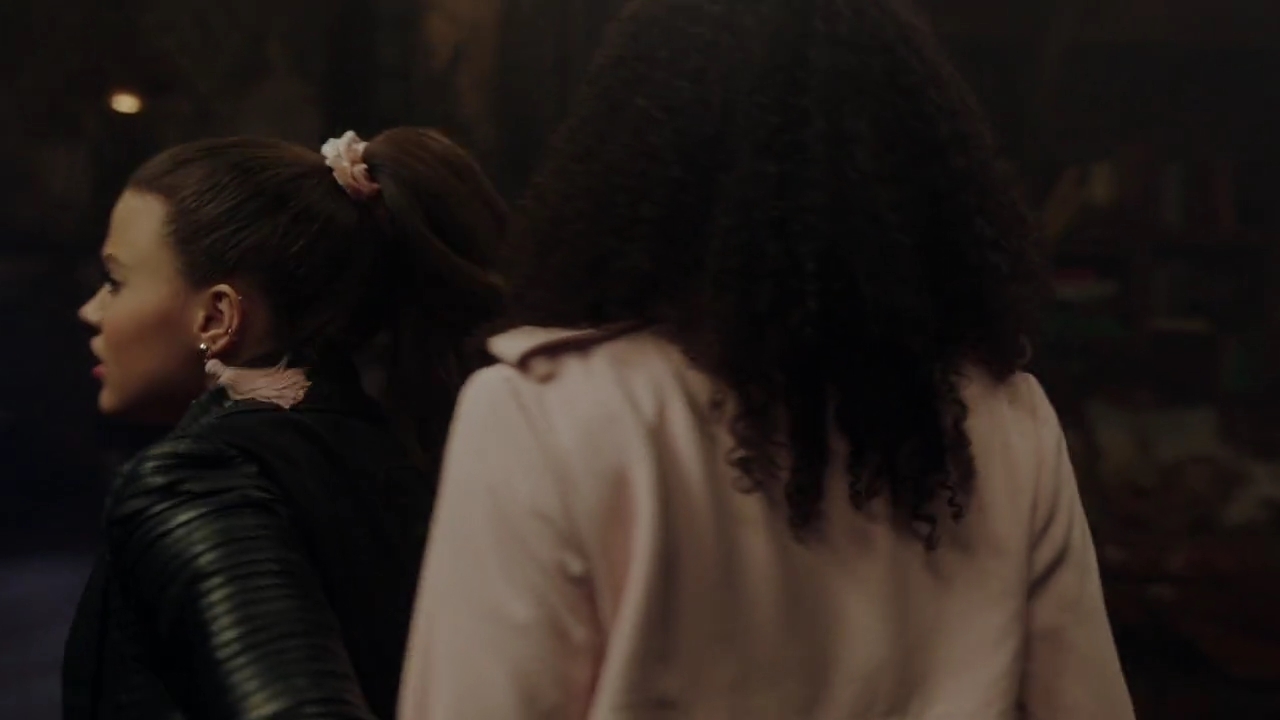 Charmed-Online-dot-nl_Charmed-1x18TheReplacement01805.jpg