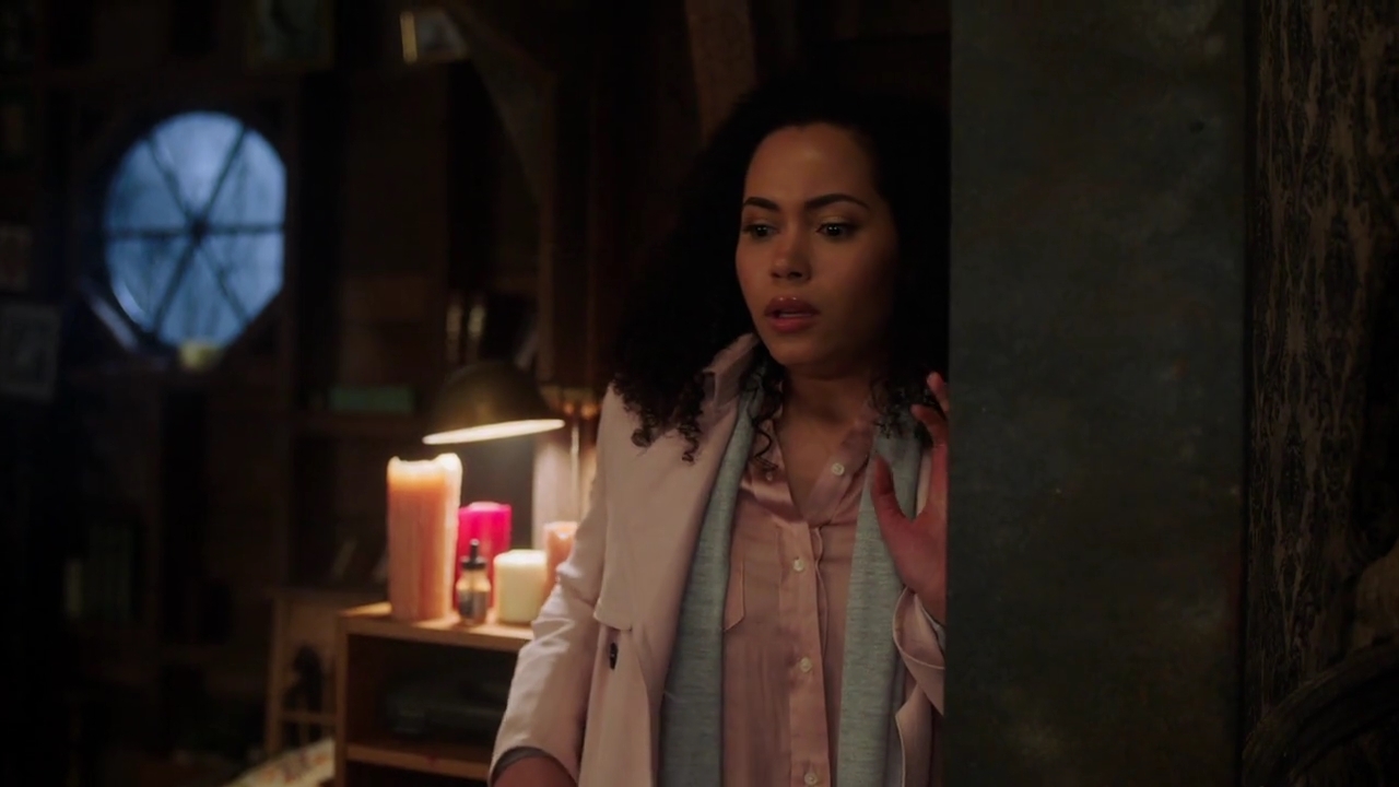 Charmed-Online-dot-nl_Charmed-1x18TheReplacement01834.jpg