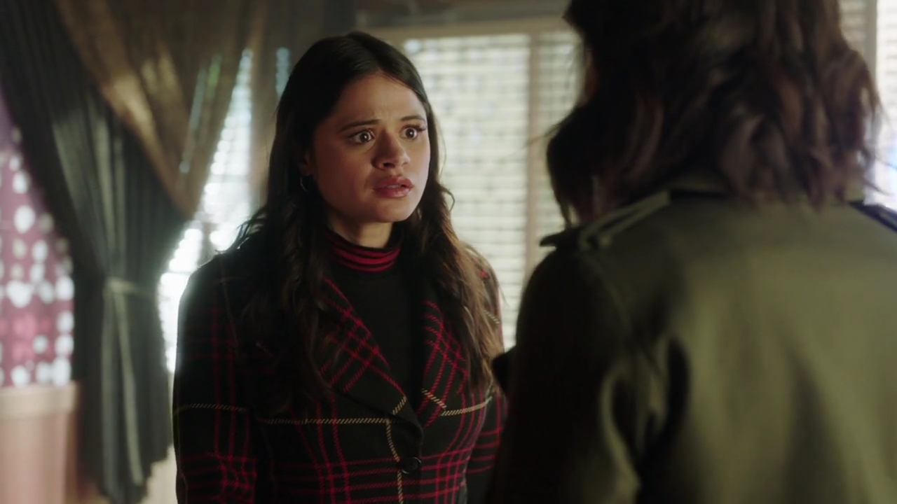 Charmed-Online-dot-nl_Charmed-1x18TheReplacement02186.jpg