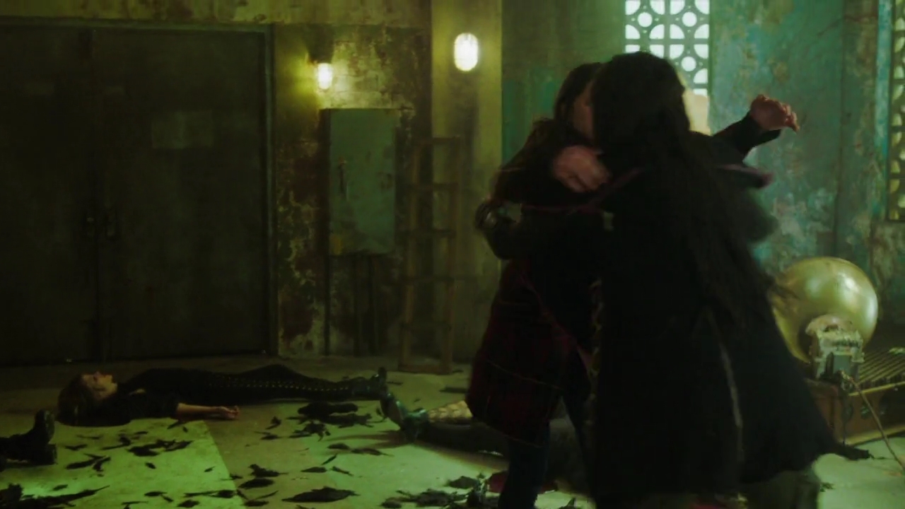 Charmed-Online-dot-nl_Charmed-1x18TheReplacement02271.jpg