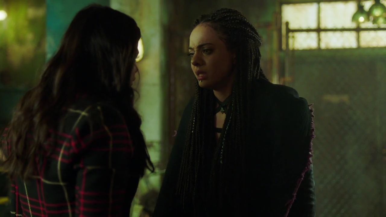 Charmed-Online-dot-nl_Charmed-1x18TheReplacement02289.jpg