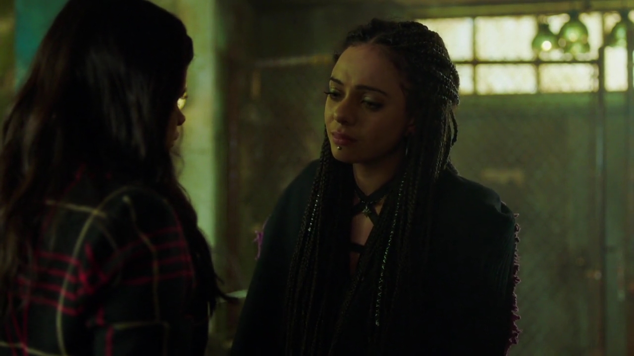 Charmed-Online-dot-nl_Charmed-1x18TheReplacement02334.jpg
