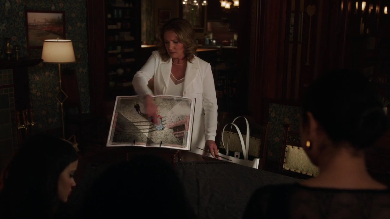 Charmed-Online-dot-nl_Charmed-1x20Ambush00100.jpg