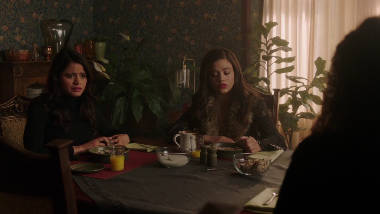 Charmed-Online-dot-nl_Charmed-1x20Ambush00228.jpg
