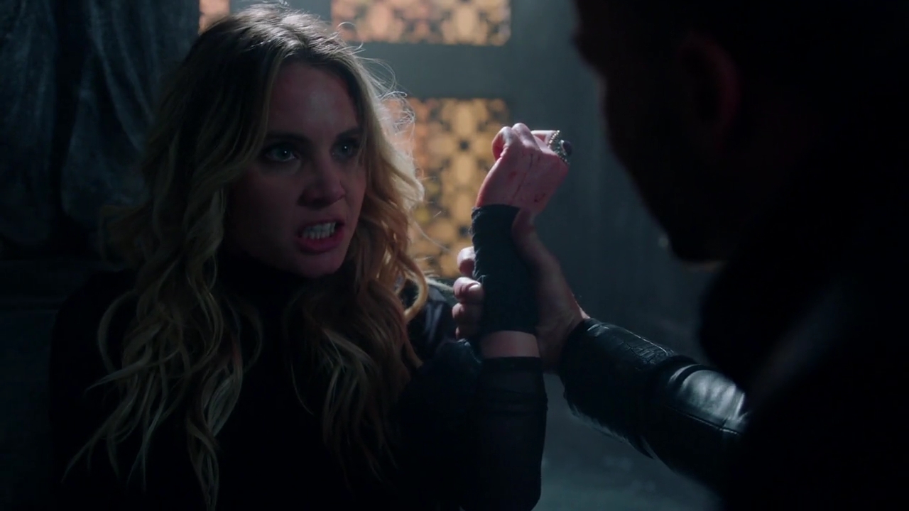 Charmed-Online-dot-nl_Charmed-1x20Ambush00765.jpg Charmed-Online-dot-nl_Charmed-1x20Ambush00765.jpg