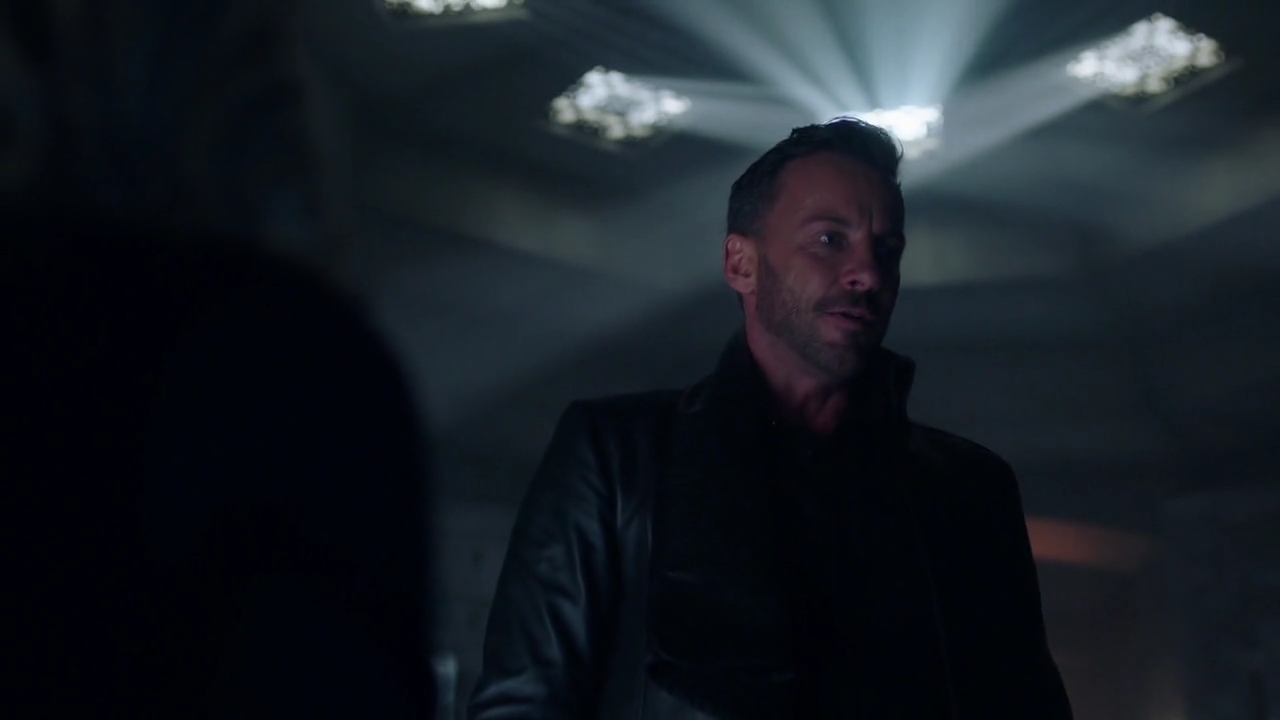 Charmed-Online-dot-nl_Charmed-1x20Ambush00781.jpg
