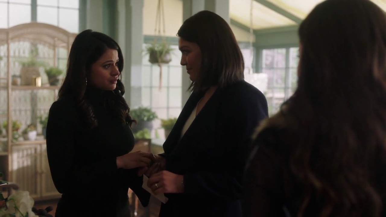 Charmed-Online-dot-nl_Charmed-1x20Ambush01186.jpg