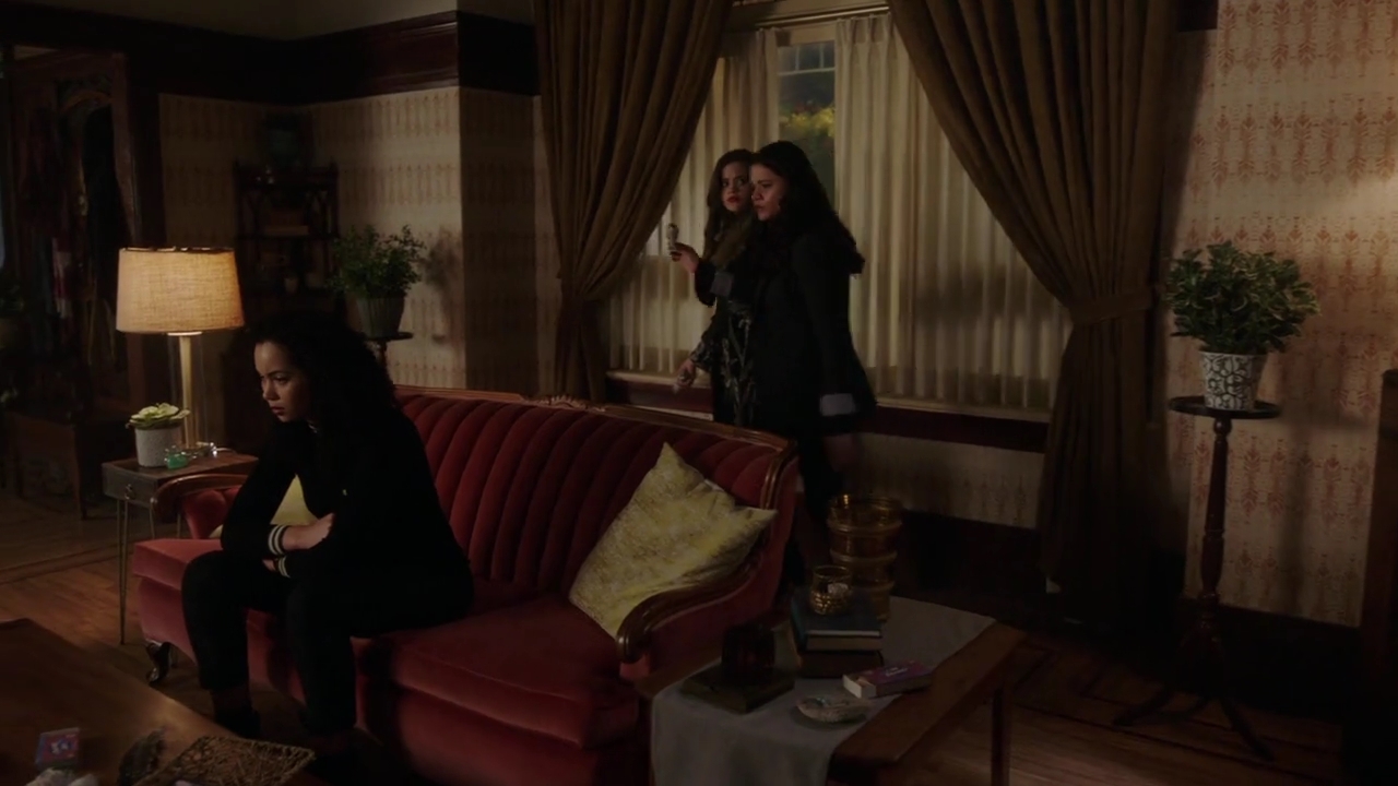 Charmed-Online-dot-nl_Charmed-1x20Ambush01449.jpg