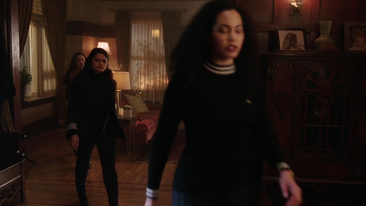 Charmed-Online-dot-nl_Charmed-1x20Ambush01470.jpg