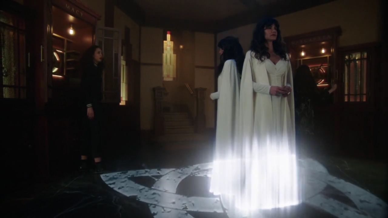 Charmed-Online-dot-nl_Charmed-1x20Ambush01700.jpg