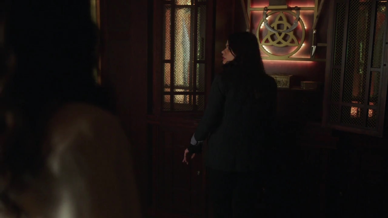 Charmed-Online-dot-nl_Charmed-1x20Ambush01702.jpg