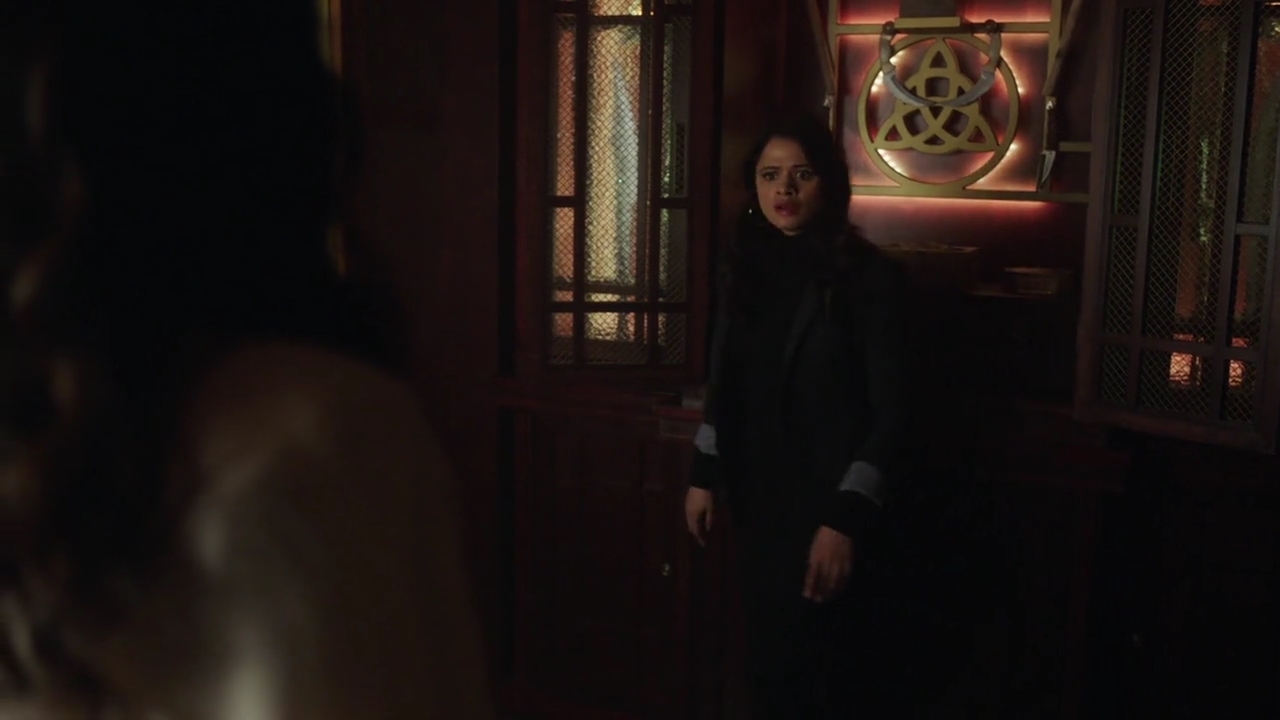 Charmed-Online-dot-nl_Charmed-1x20Ambush01703.jpg