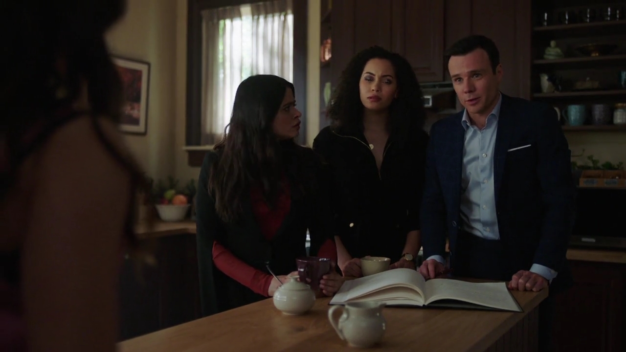 Charmed-Online-dot-nl_Charmed-1x21RedRain00036.jpg