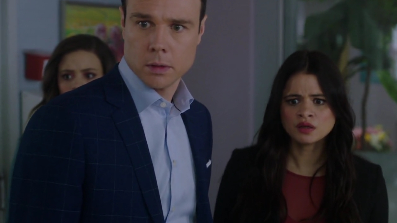 Charmed-Online-dot-nl_Charmed-1x21RedRain00184.jpg