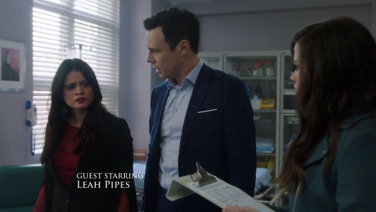 Charmed-Online-dot-nl_Charmed-1x21RedRain00229.jpg