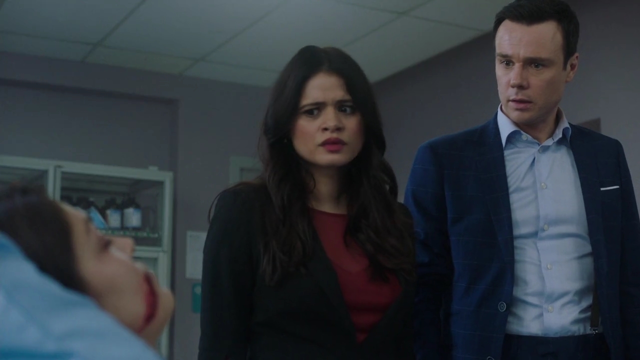 Charmed-Online-dot-nl_Charmed-1x21RedRain00230.jpg