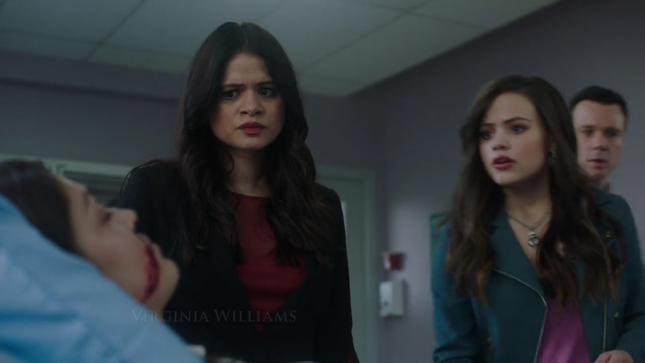 Charmed-Online-dot-nl_Charmed-1x21RedRain00234.jpg