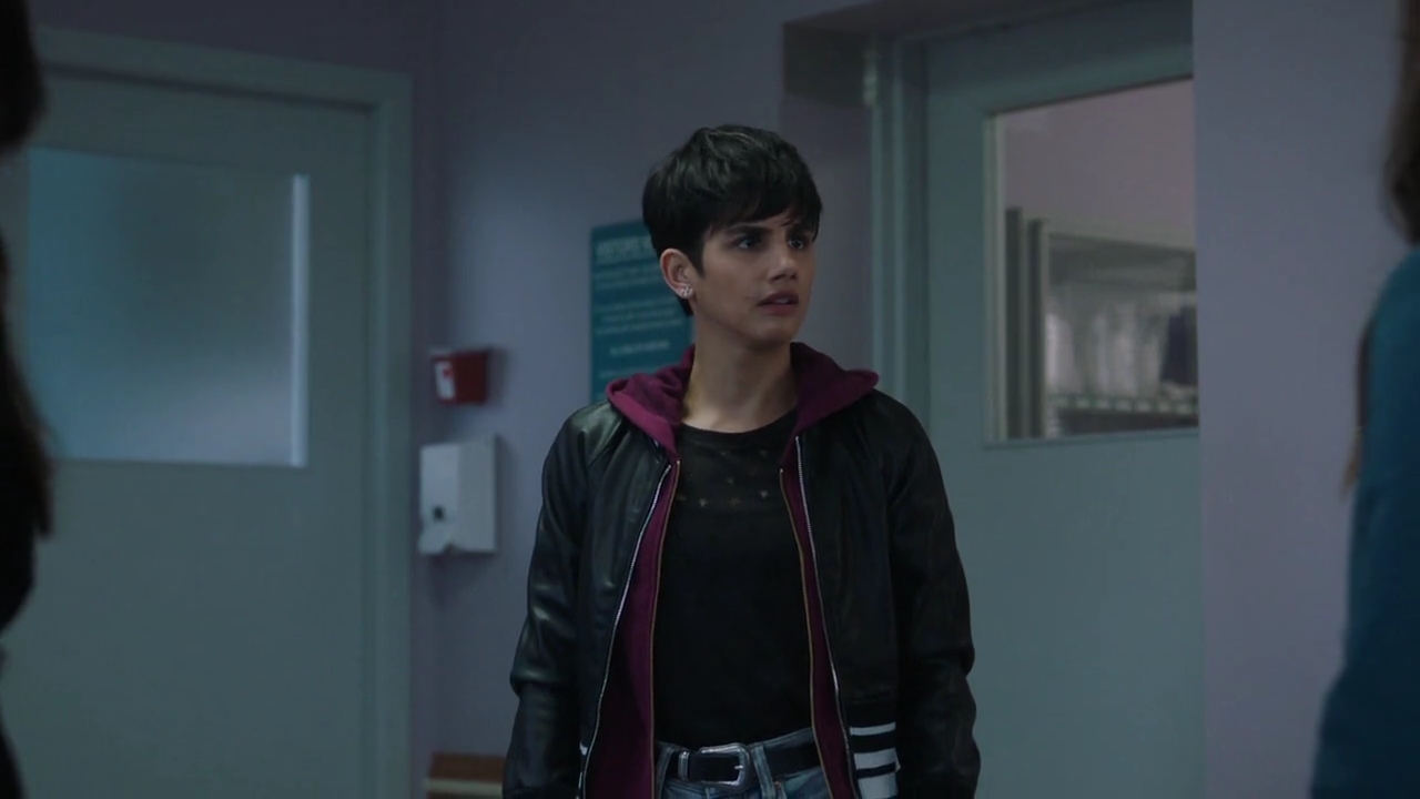 Charmed-Online-dot-nl_Charmed-1x21RedRain00279.jpg