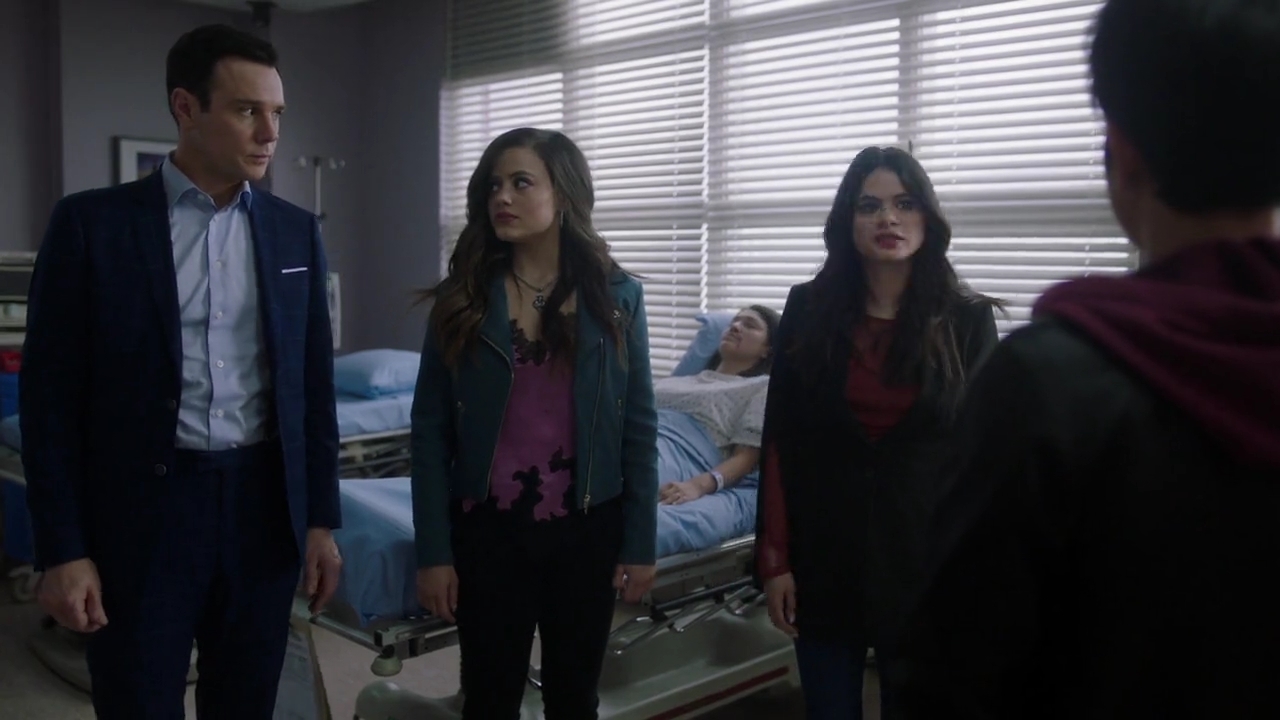 Charmed-Online-dot-nl_Charmed-1x21RedRain00281.jpg