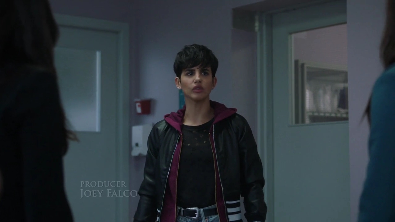 Charmed-Online-dot-nl_Charmed-1x21RedRain00282.jpg