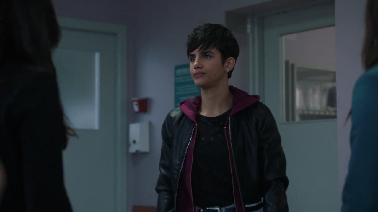 Charmed-Online-dot-nl_Charmed-1x21RedRain00286.jpg