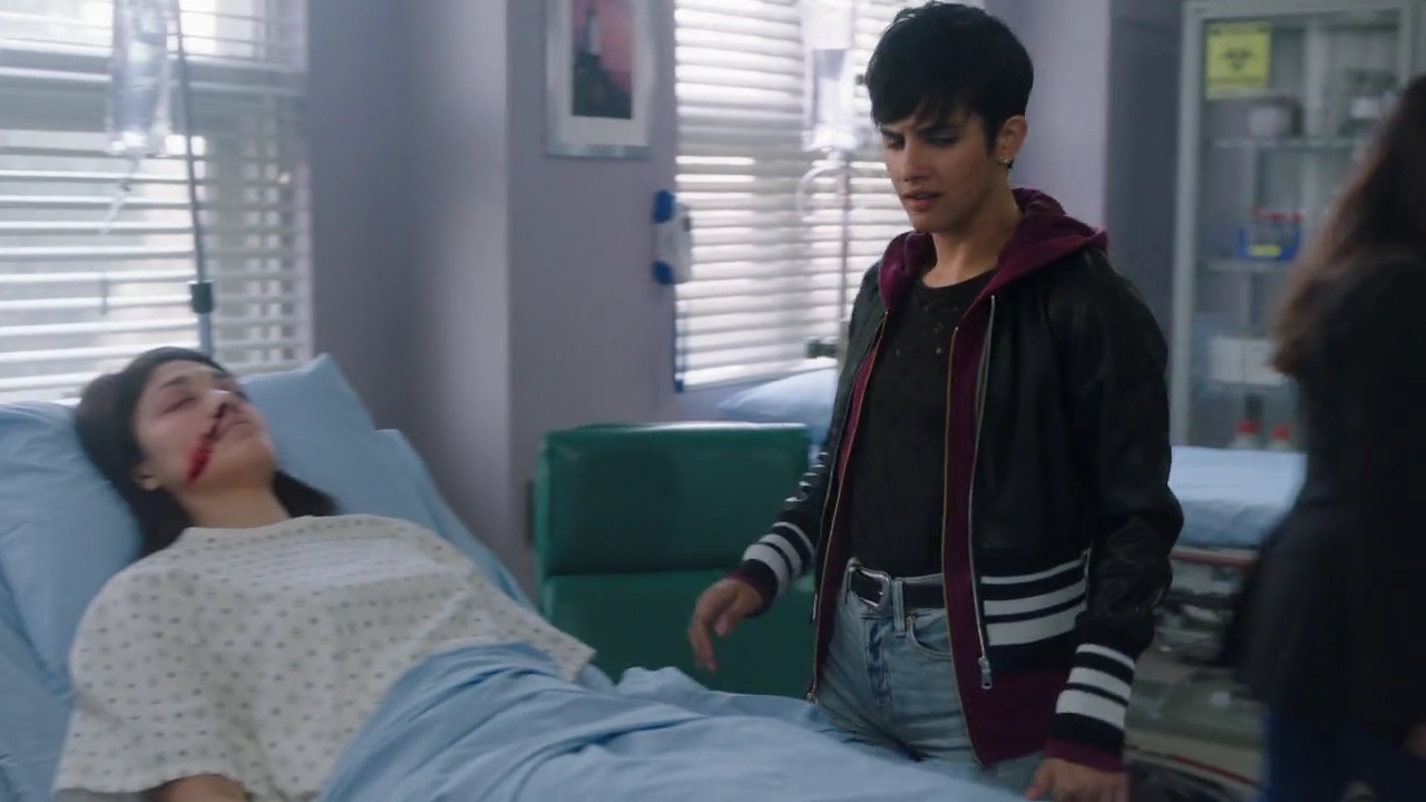 Charmed-Online-dot-nl_Charmed-1x21RedRain00288.jpg