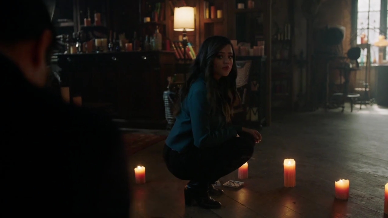 Charmed-Online-dot-nl_Charmed-1x21RedRain00693.jpg